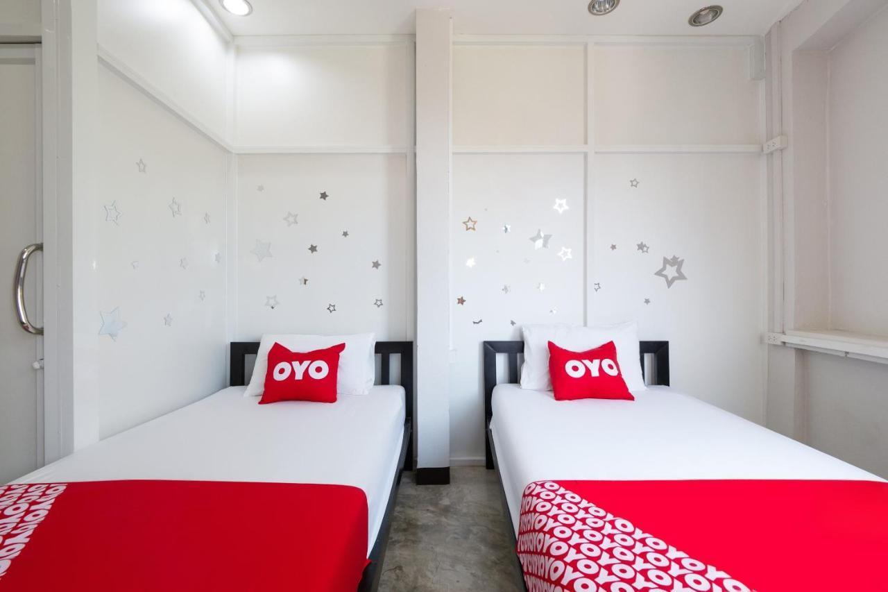 Oyo 969 Lida 1946 Hostel Bangkok Exteriör bild
