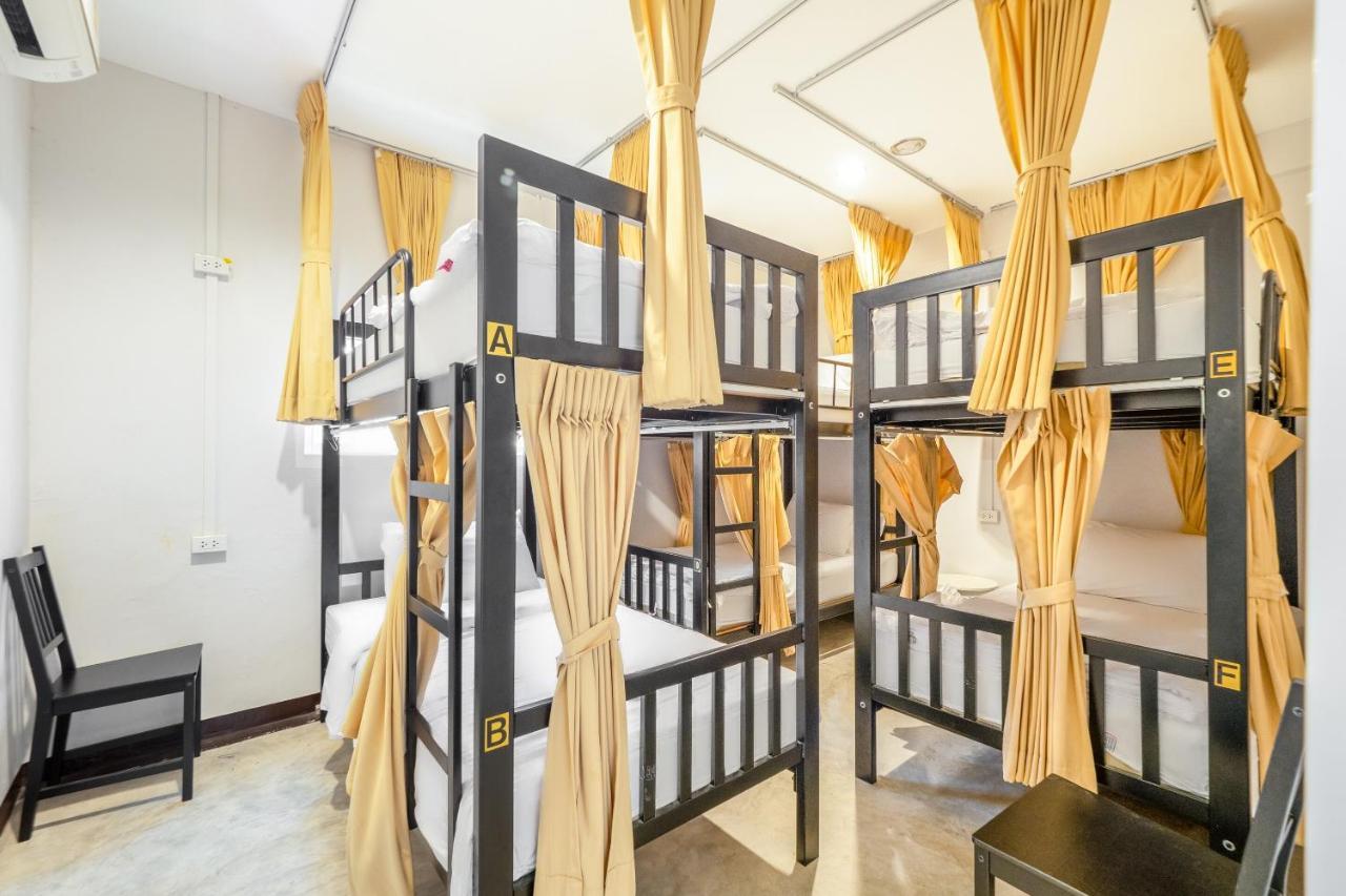 Oyo 969 Lida 1946 Hostel Bangkok Exteriör bild