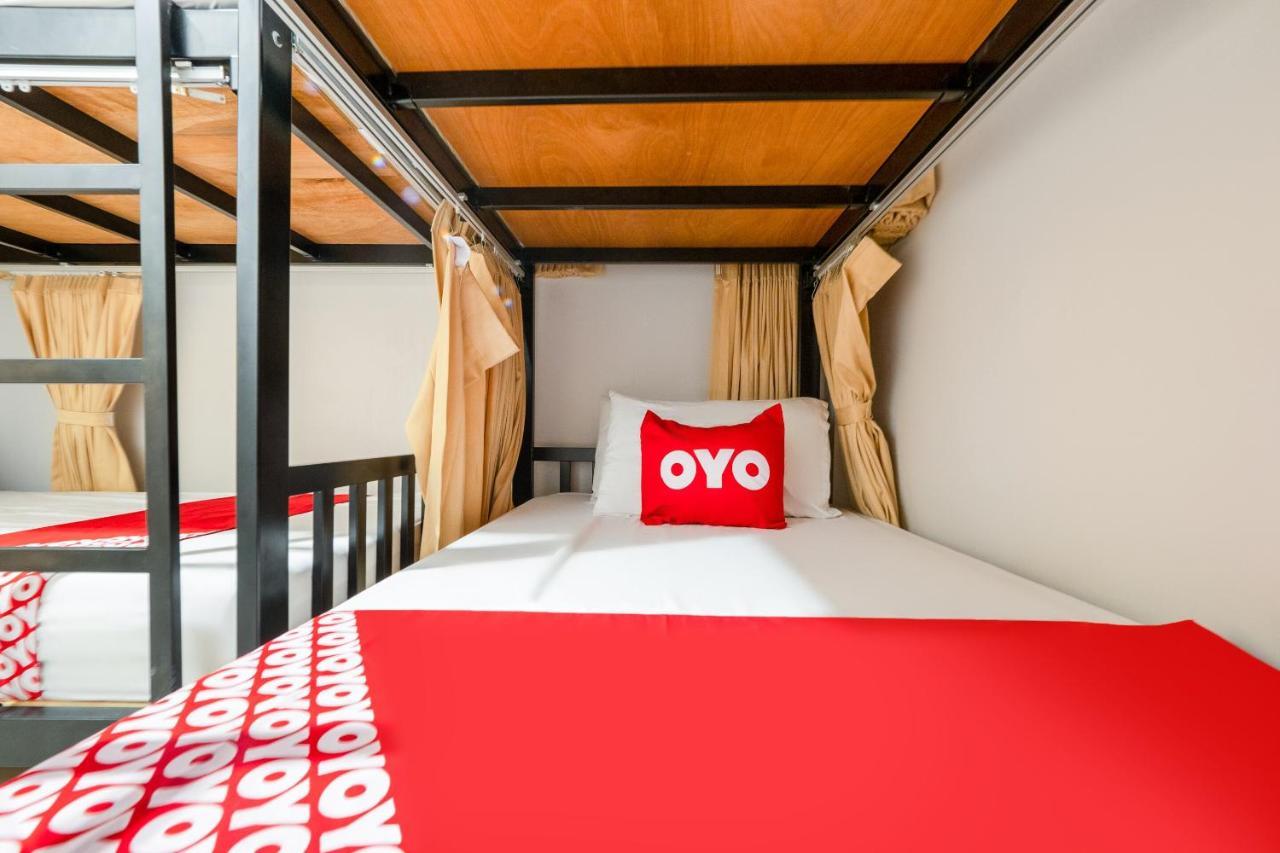Oyo 969 Lida 1946 Hostel Bangkok Exteriör bild